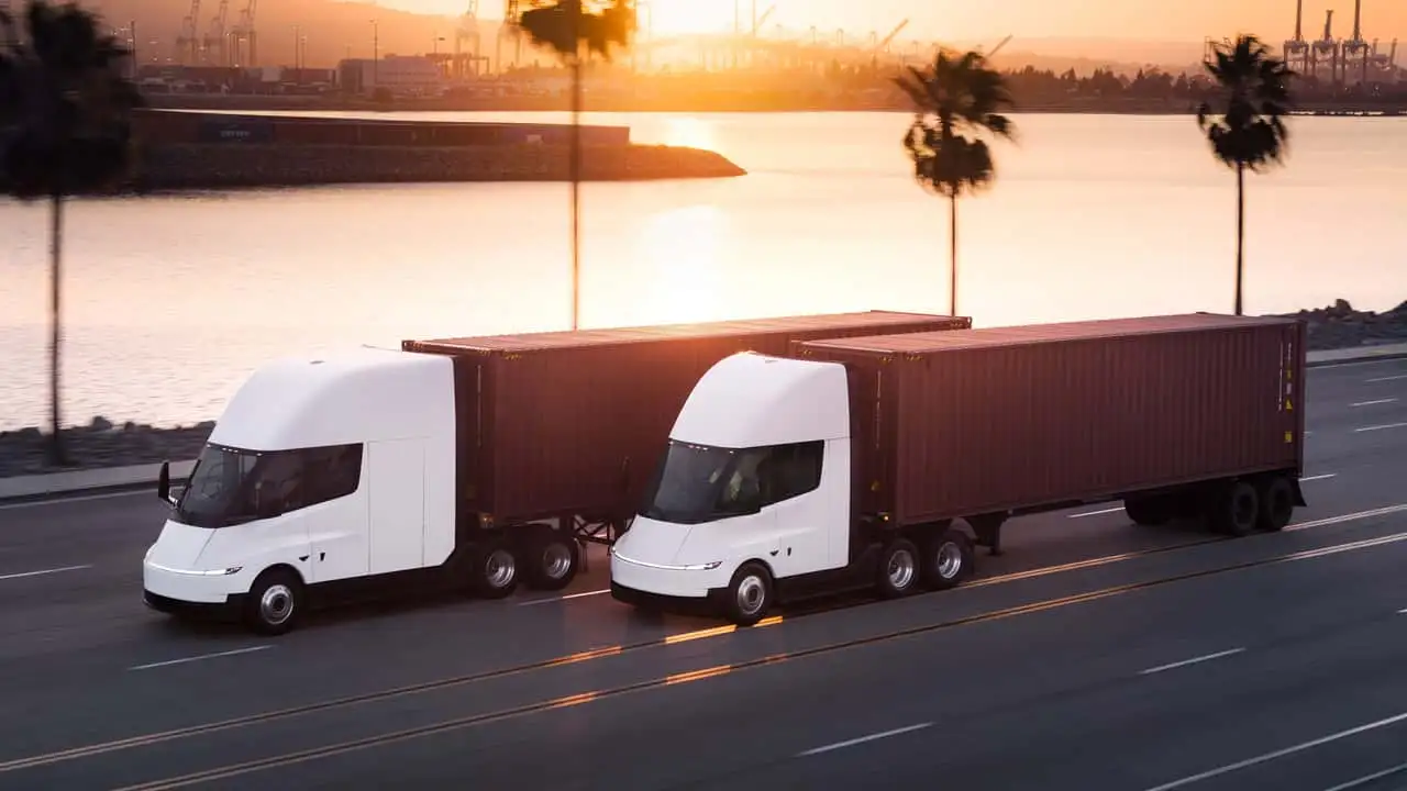 Переднє крило Tesla Semi