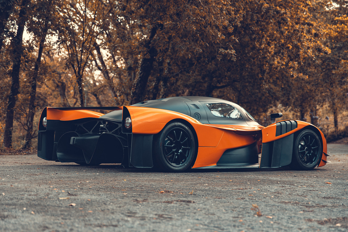 Adamastor Furia supercar front view