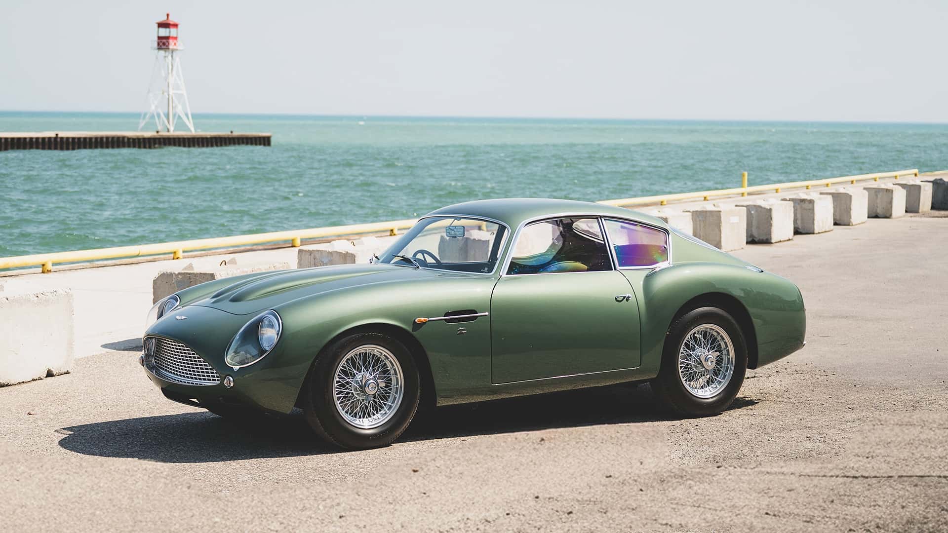 Класичний силует Aston Martin DB4 GT Zagato 1962