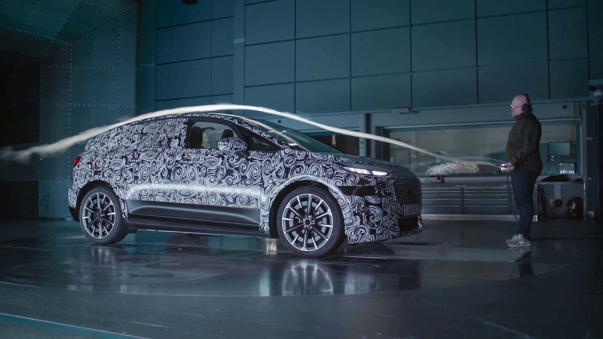Audi A2 e-tron на тестах, задний вид, фото 12