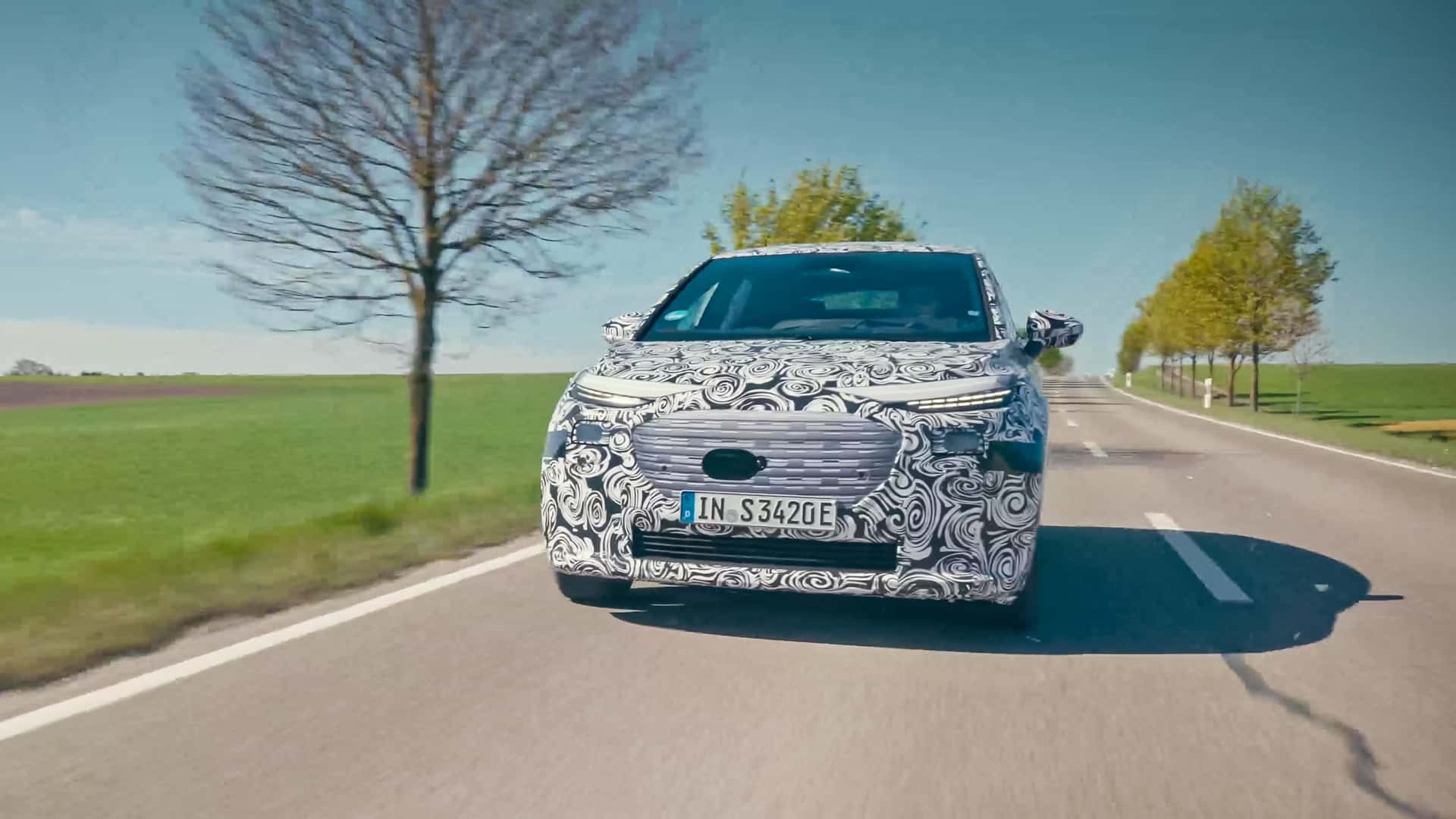Audi A2 e-tron на тестах, боковой вид, фото 5