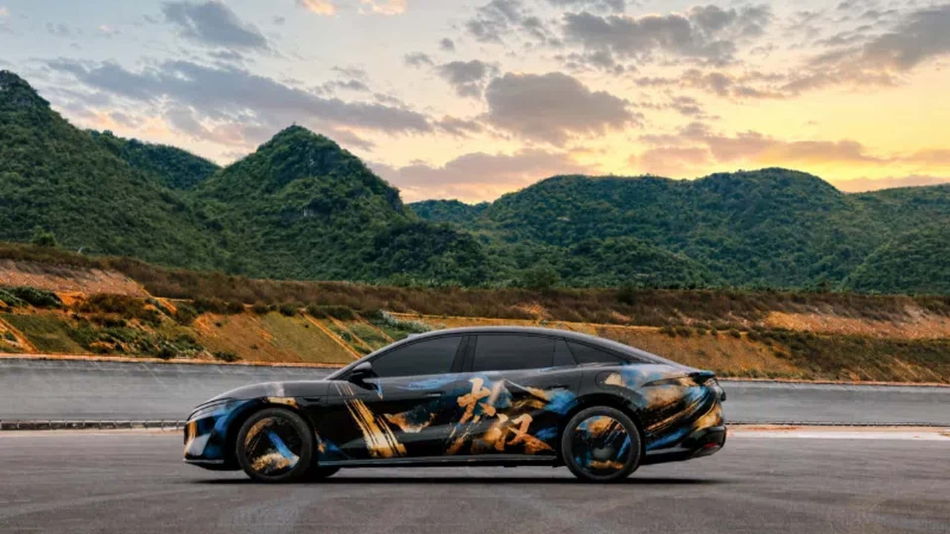 Аеродинамічний силует нового флагмана BYD