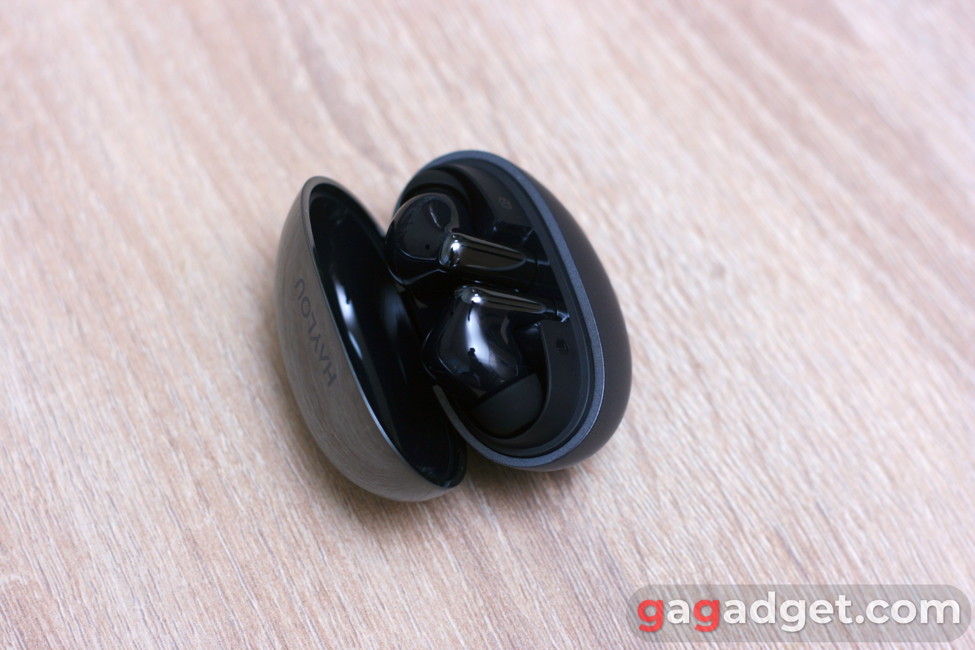 Haylou FlowBuds N55 в розкритому стані