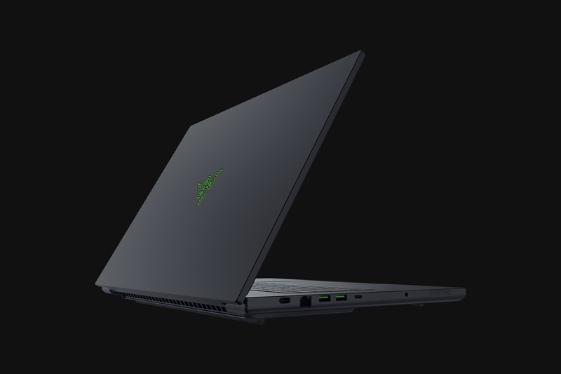 Вигляд ноутбука Razer Blade 18