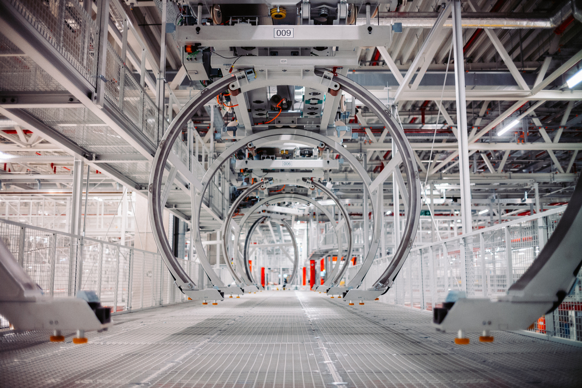 BMW i3 production equipment