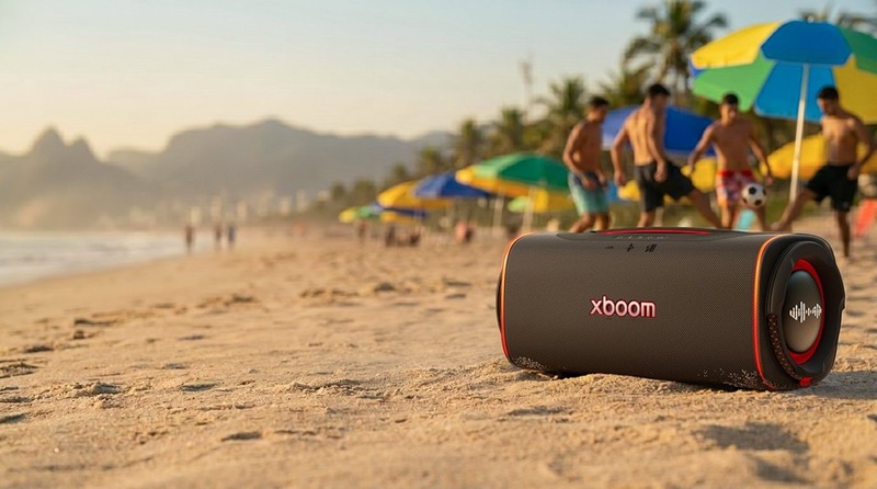 LG xBoom Blast — enceinte portable 220W avec batterie amovible de 99Wh.
