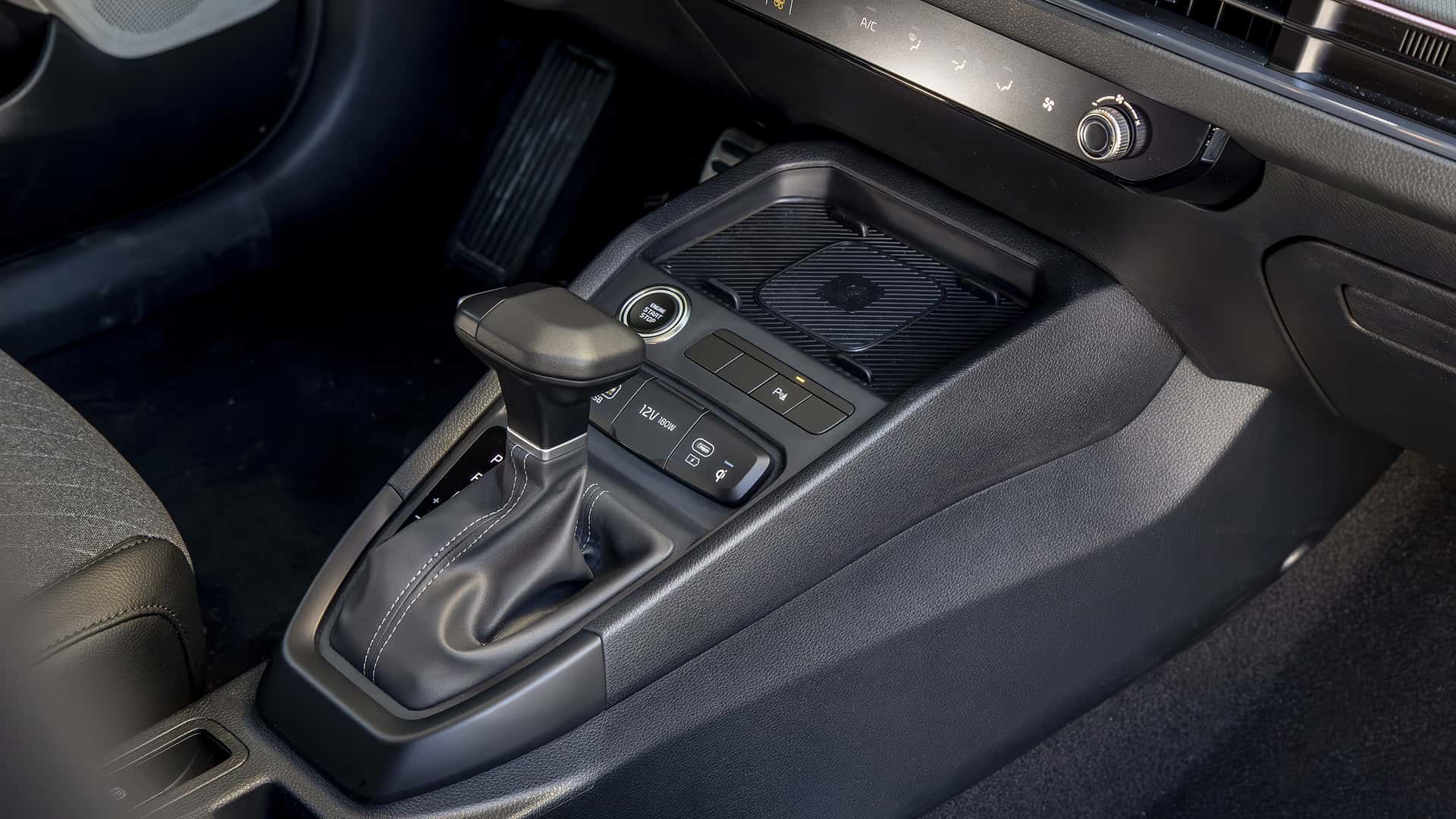 Интерьер Kia Stonic 2026 - фото 20