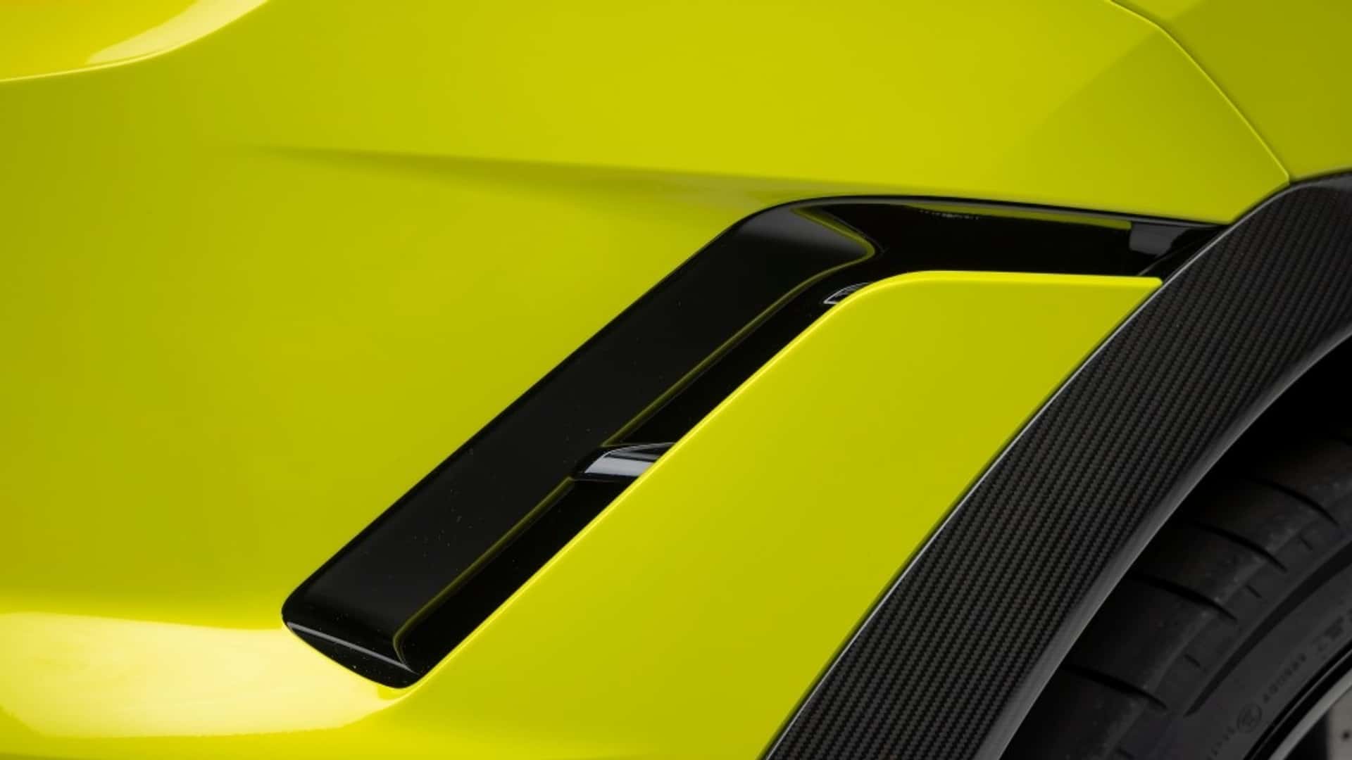 Lamborghini Urus SE Performante крупный план фар