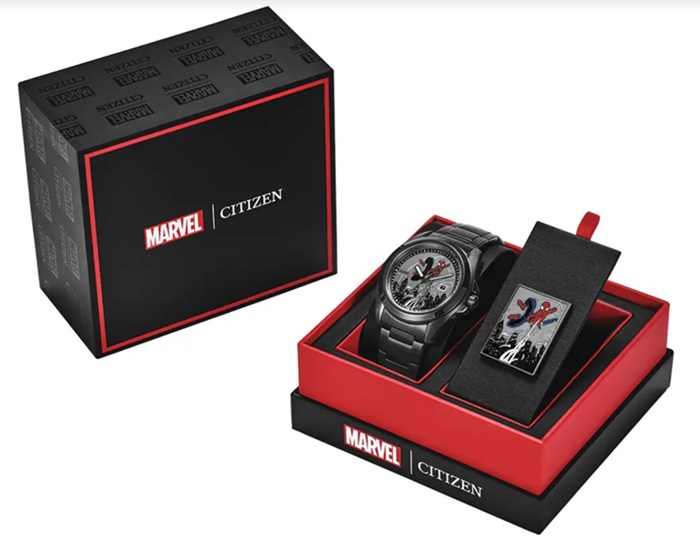 Le coffret cadeau Marvel livré avec la montre, incluant un pin's collector.