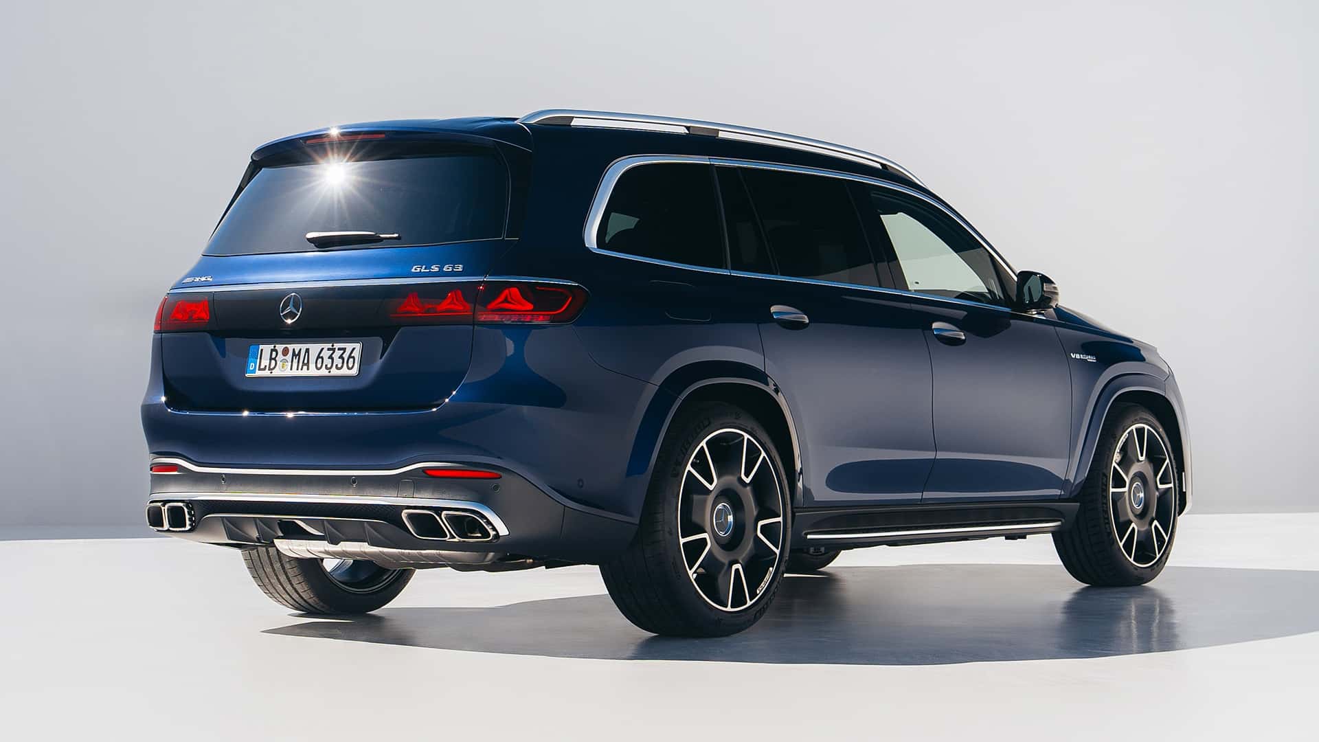 Деталі передньої частини Mercedes-AMG GLS 63 4Matic+ 2026
