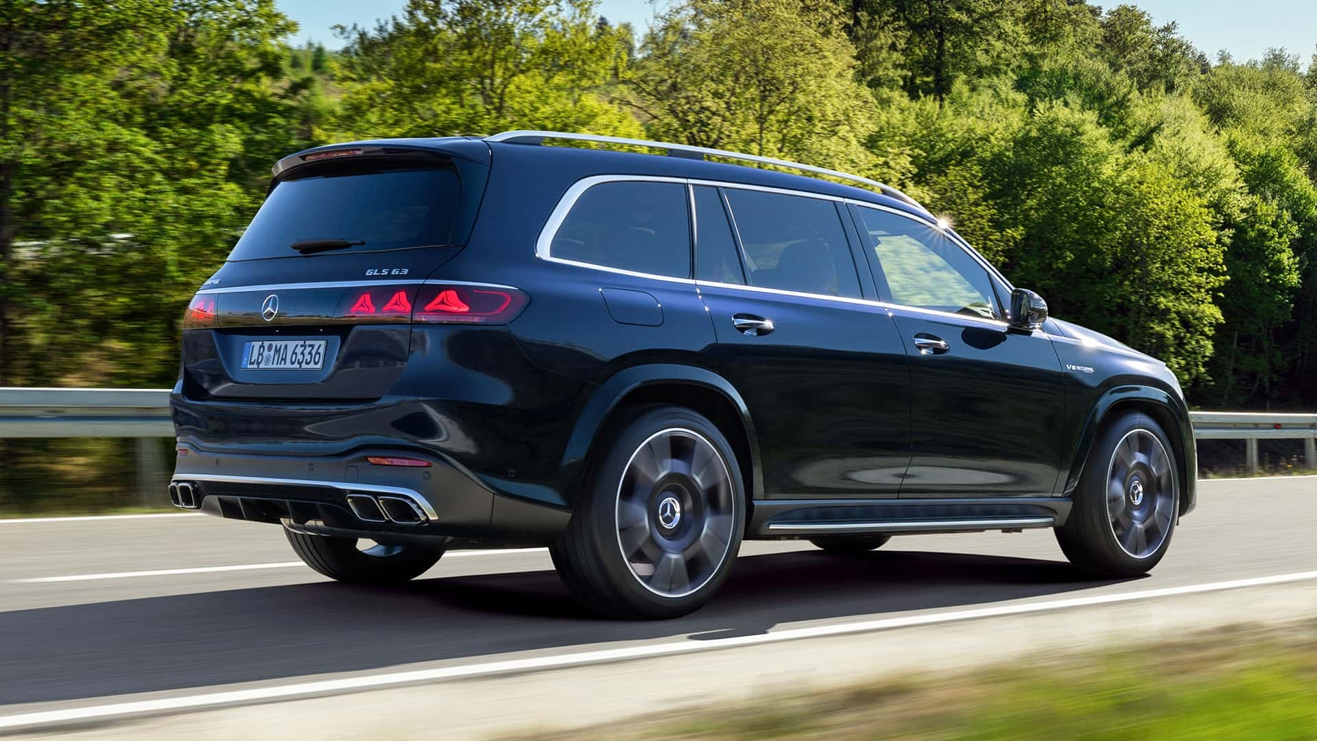 Агресивний дизайн Mercedes-AMG GLS 63 4Matic+ 2026