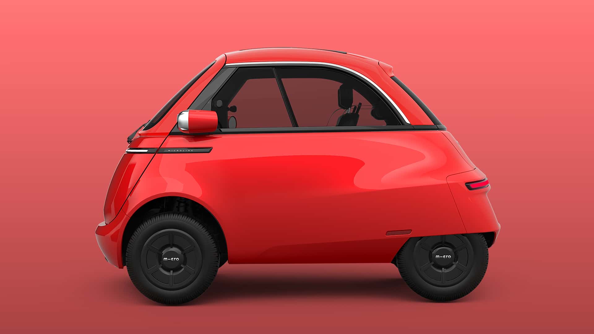 Microlino в красном цвете - передний вид