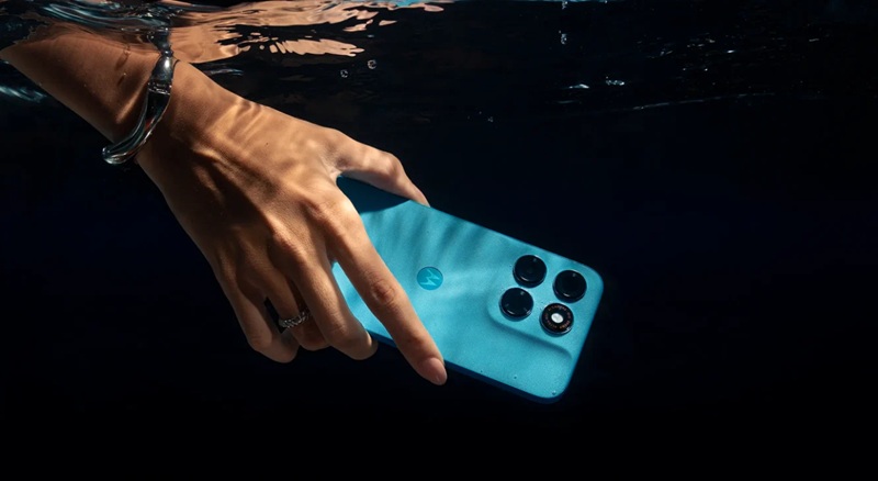 Le capteur principal de 200 MP est accompagné d'un ultra grand-angle 8 MP et d'une stabilisation optique.