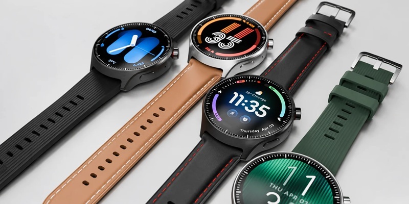 Suivi de la récupération et du sommeil grâce aux algorithmes Polar intégrés dans la Moto Watch Ultra.