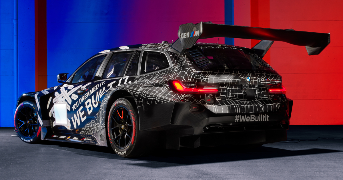 BMW M3 Touring 24H - ракурс спереди и сбоку