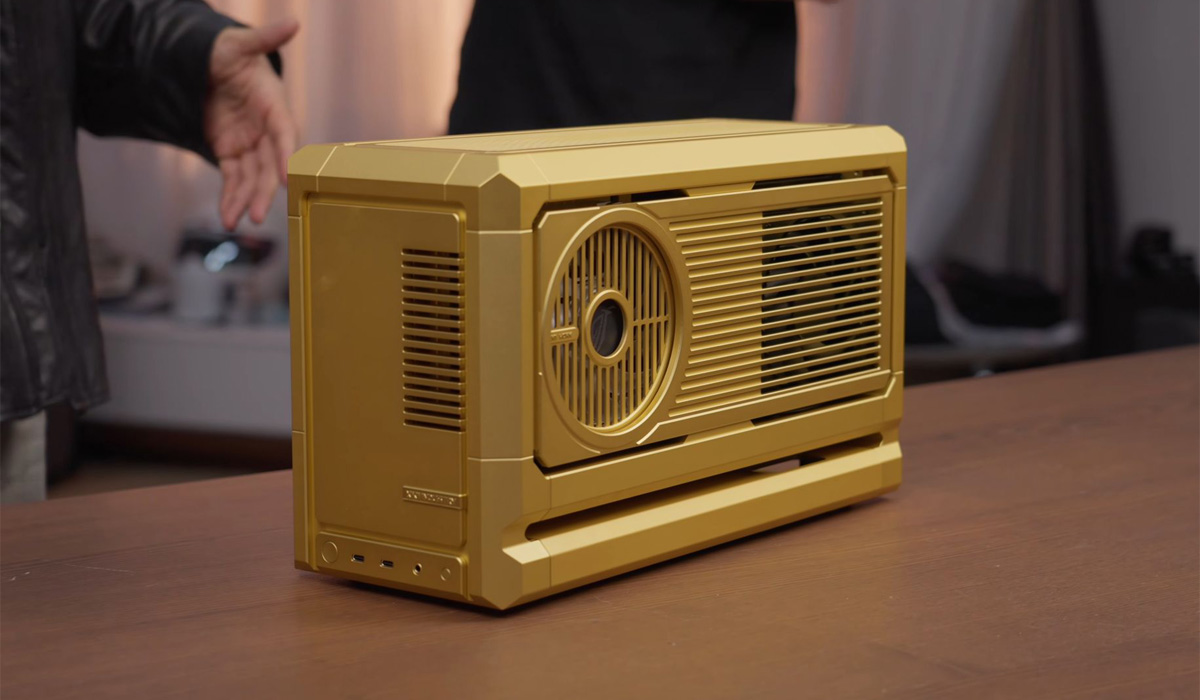 Фотографія RTX 5090 ROG Astral Real Gold Edition 2