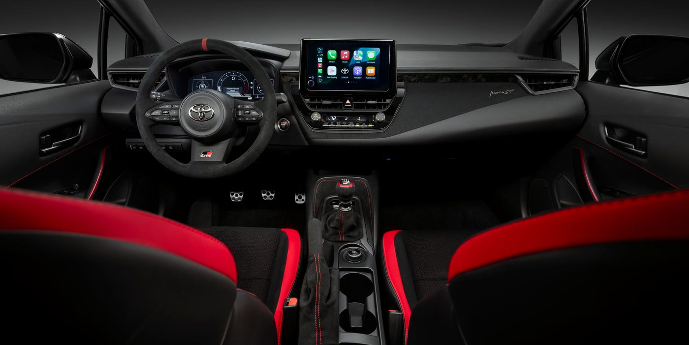 Toyota Corolla з деталізацією інтер'єру