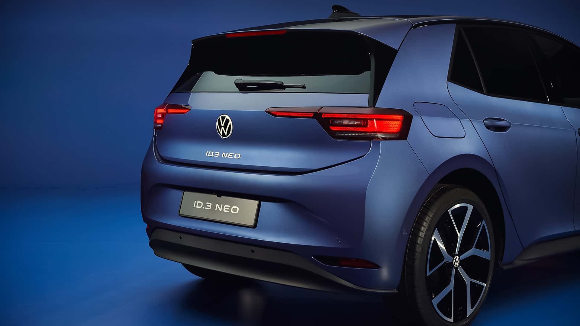 Volkswagen ID.3 Neo 2026 з іншого боку тести