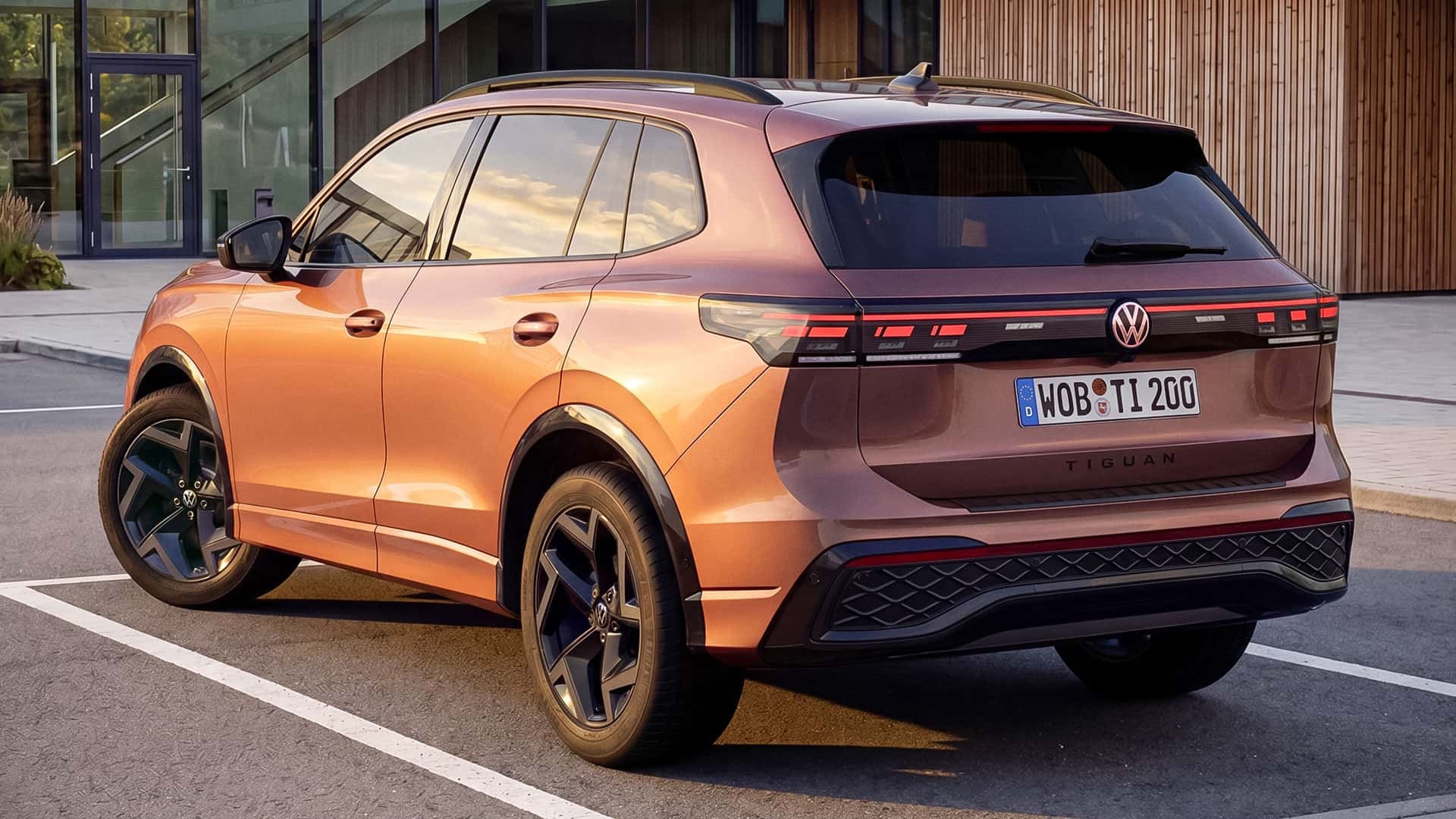 Оновлений інтер’єр Volkswagen Tiguan Edition 20