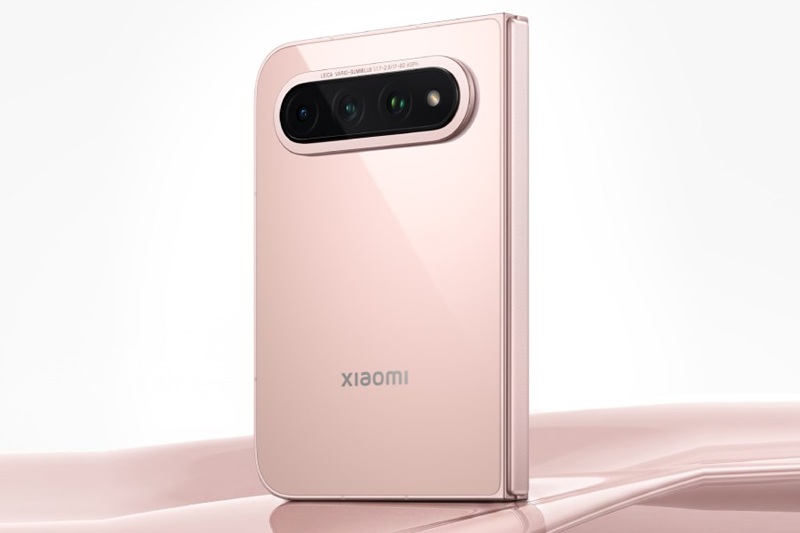 The Ceramic Special Edition features a silicon-nitride back and is limited to 1,500 units.